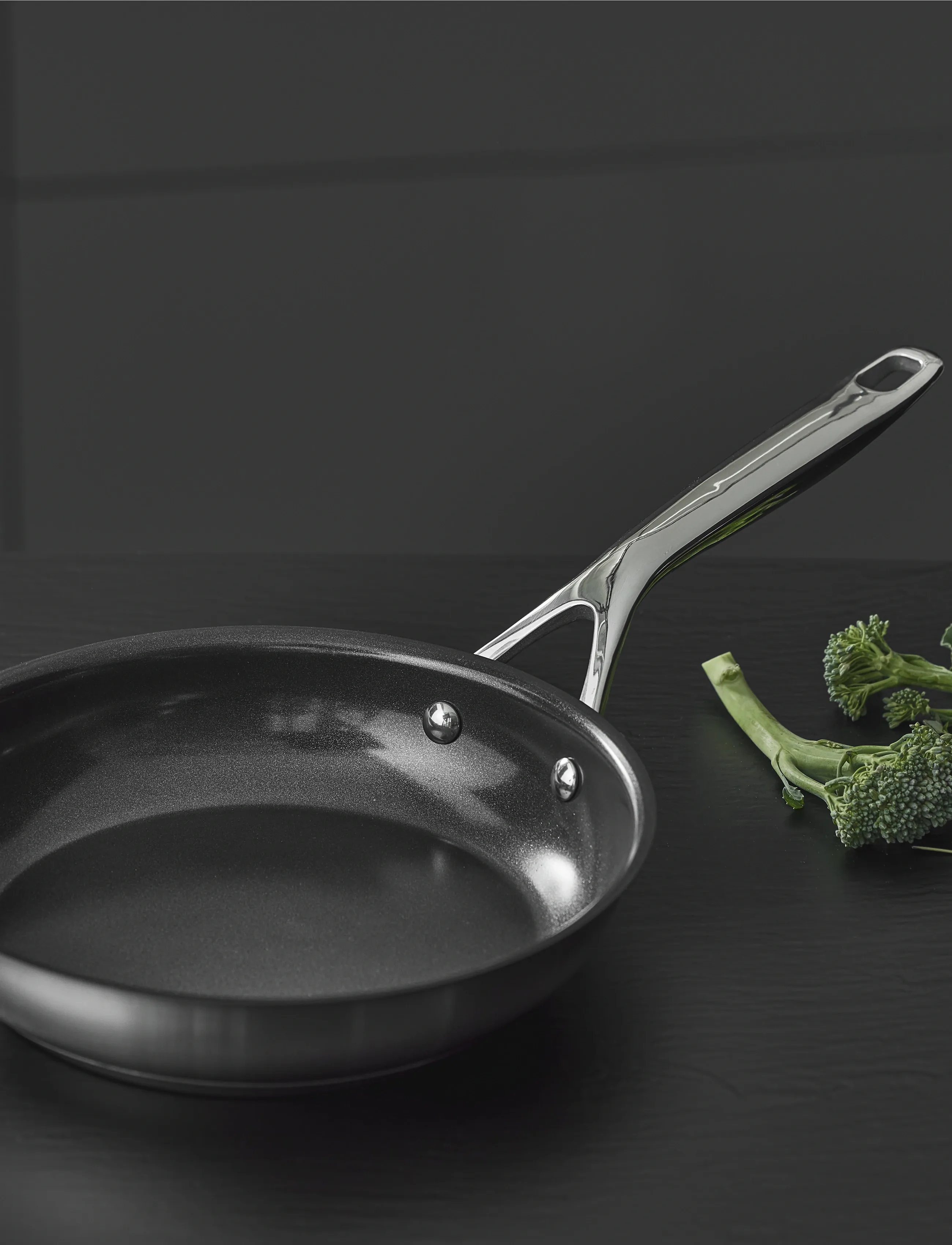 Morsø - Frying pan ceramic non-stick 79NORD 24 cm Steel - paistinpannut - silver - 2