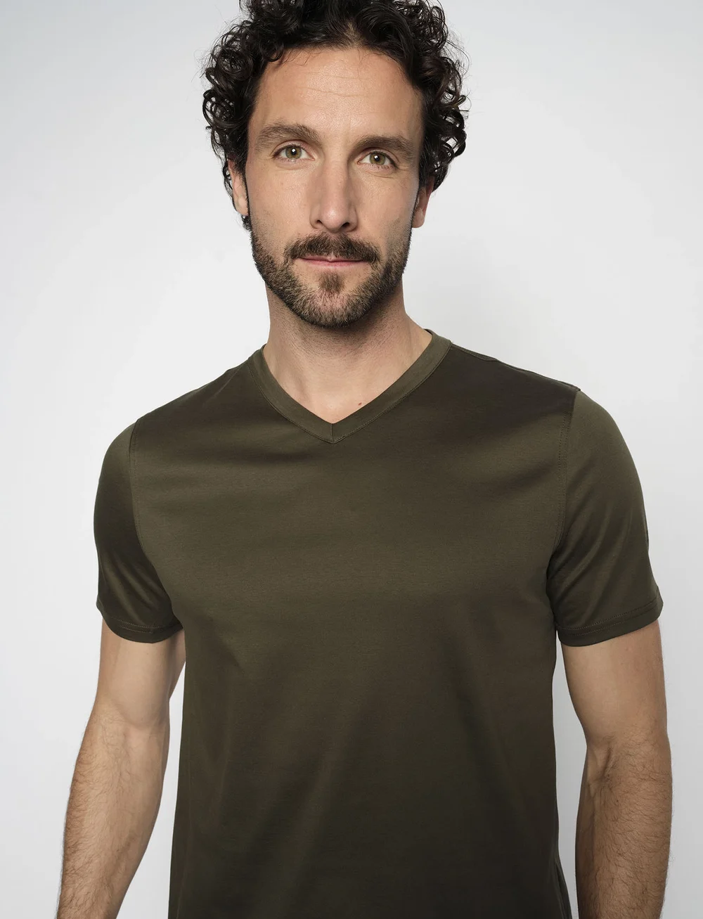 Mos Mosh Gallery - Perry Crunch V-SS Tee - t-shirts med v-hals - army - 0