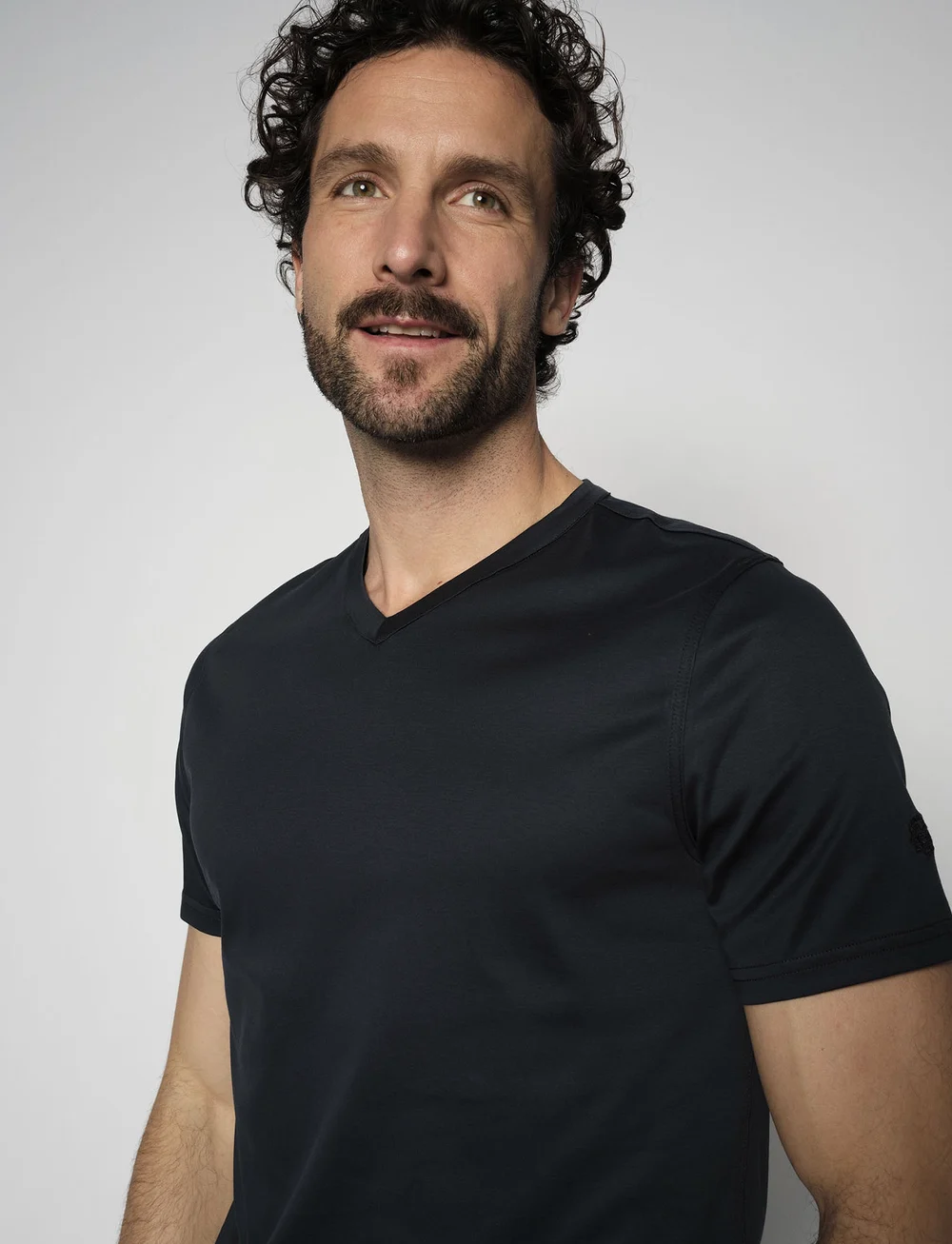 Mos Mosh Gallery - Perry Crunch V-SS Tee - t-shirts med v-hals - navy - 0