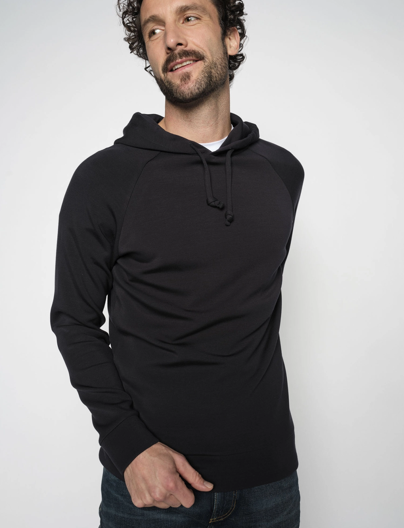Mos Mosh Gallery - Abel Hood Sweat - sweatshirts - salute navy - 3