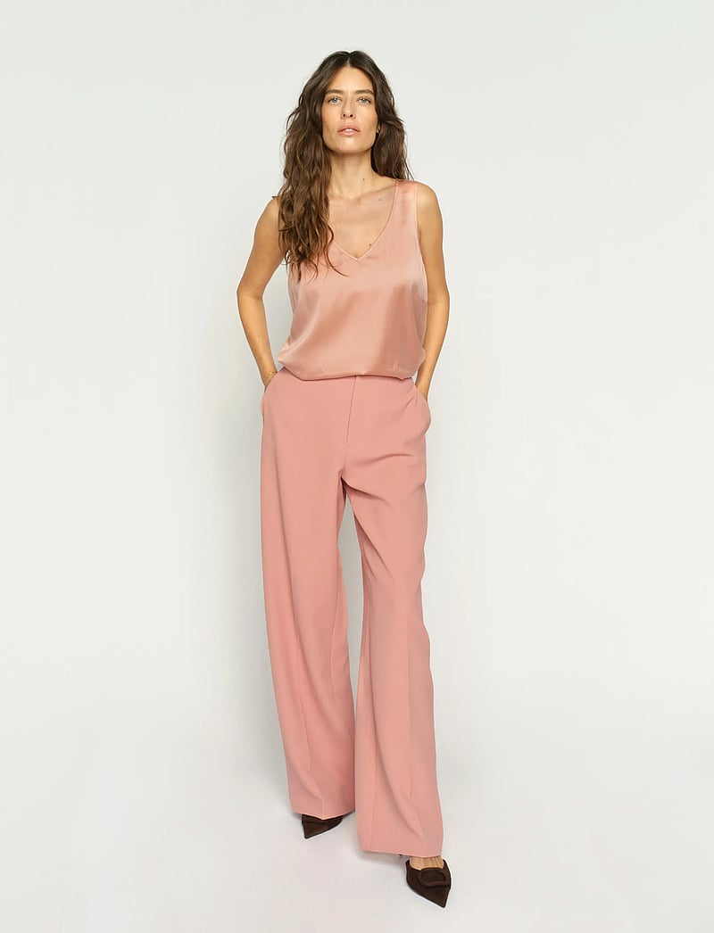 MOS MOSH - MMAstrid V-Neck Silk Tank Top - blouses zonder mouwen - peachy - 0