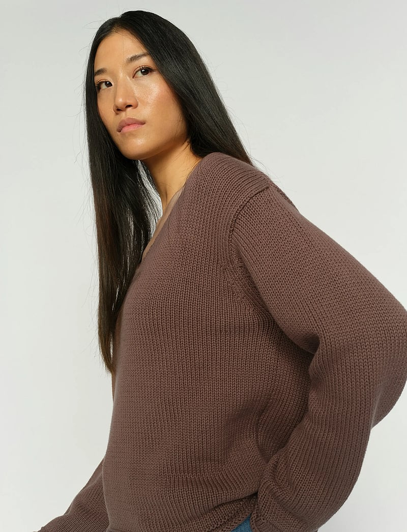 MOS MOSH - MMBine LS V-neck Knit - stickade tröjor - coffee quartz - 0