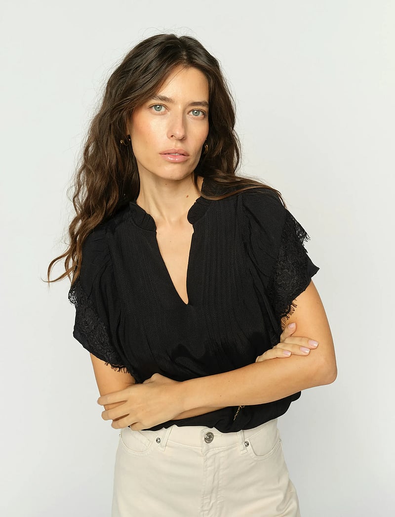 MOS MOSH - MMWea Flowish Blouse - kurzämlige blusen - black - 4