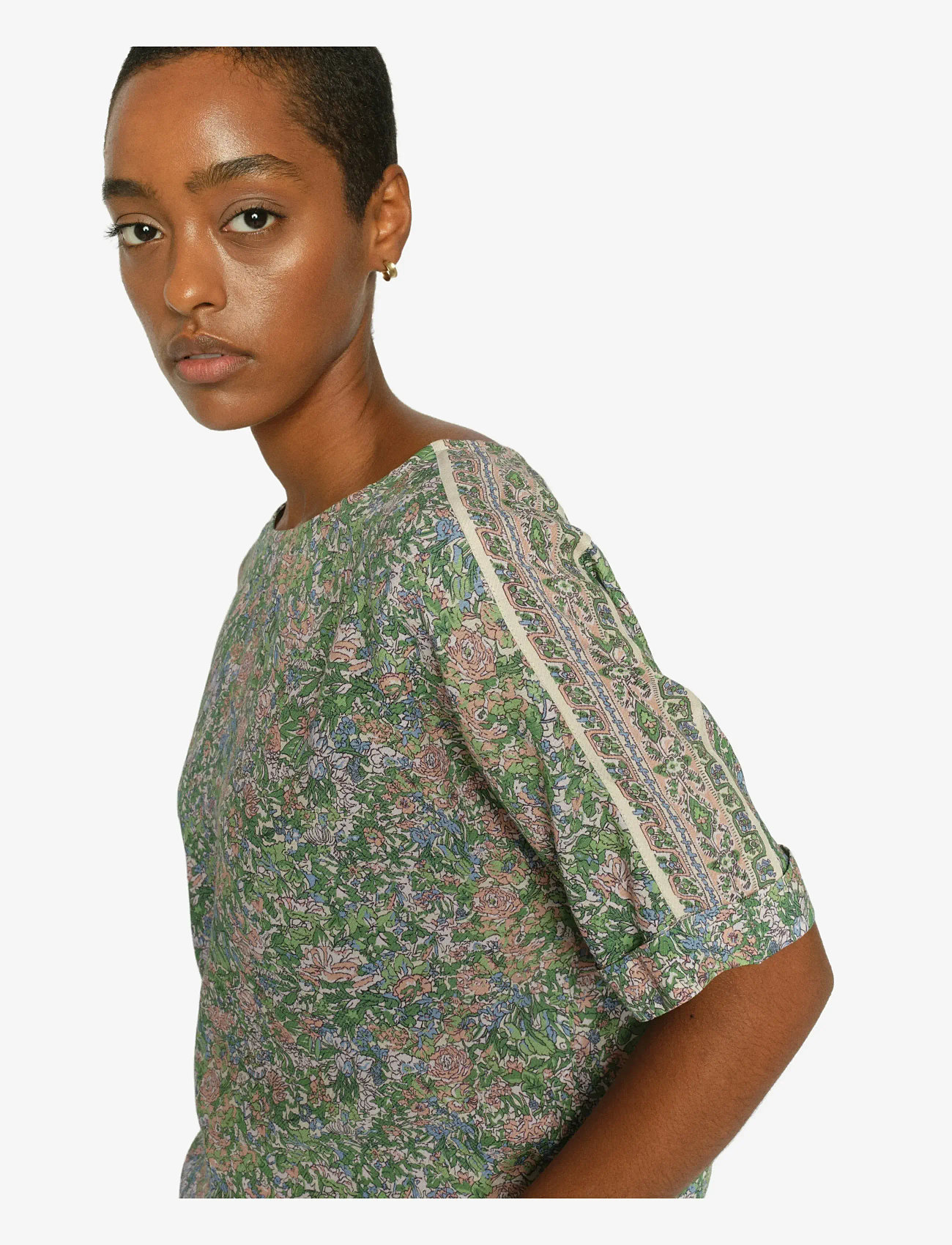 MOS MOSH - MMPalma Flowish Orchid Blouse - kortærmede bluser - turf green - 3