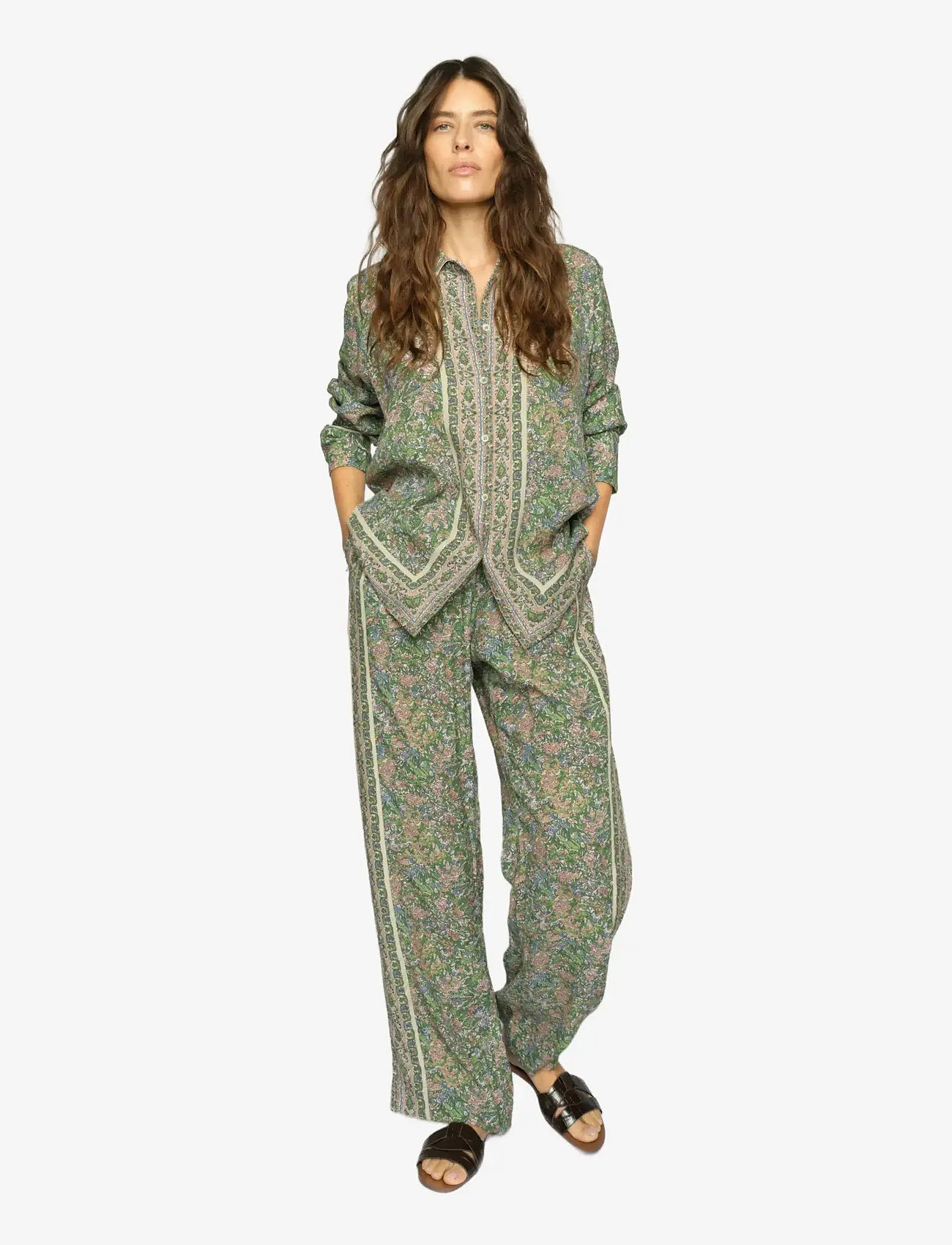 MOS MOSH - MMBala Flowish Orchid Pant - straight leg trousers - turf green - 3