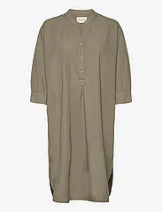 Moshi Moshi Mind - kate shirtdress poplin - marškinių tipo suknelės - sage gray - 0