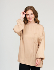 Moshi Moshi Mind - golden top silky - long-sleeved blouses - warm sand - 2