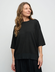 Moshi Moshi Mind - allure knit tee - pullover - moonless night - 2