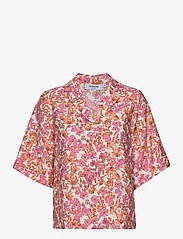 MSCH Copenhagen - MSCHAdanaya Ladonna 2/4 Shirt AOP - short-sleeved shirts - a pink flower - 0