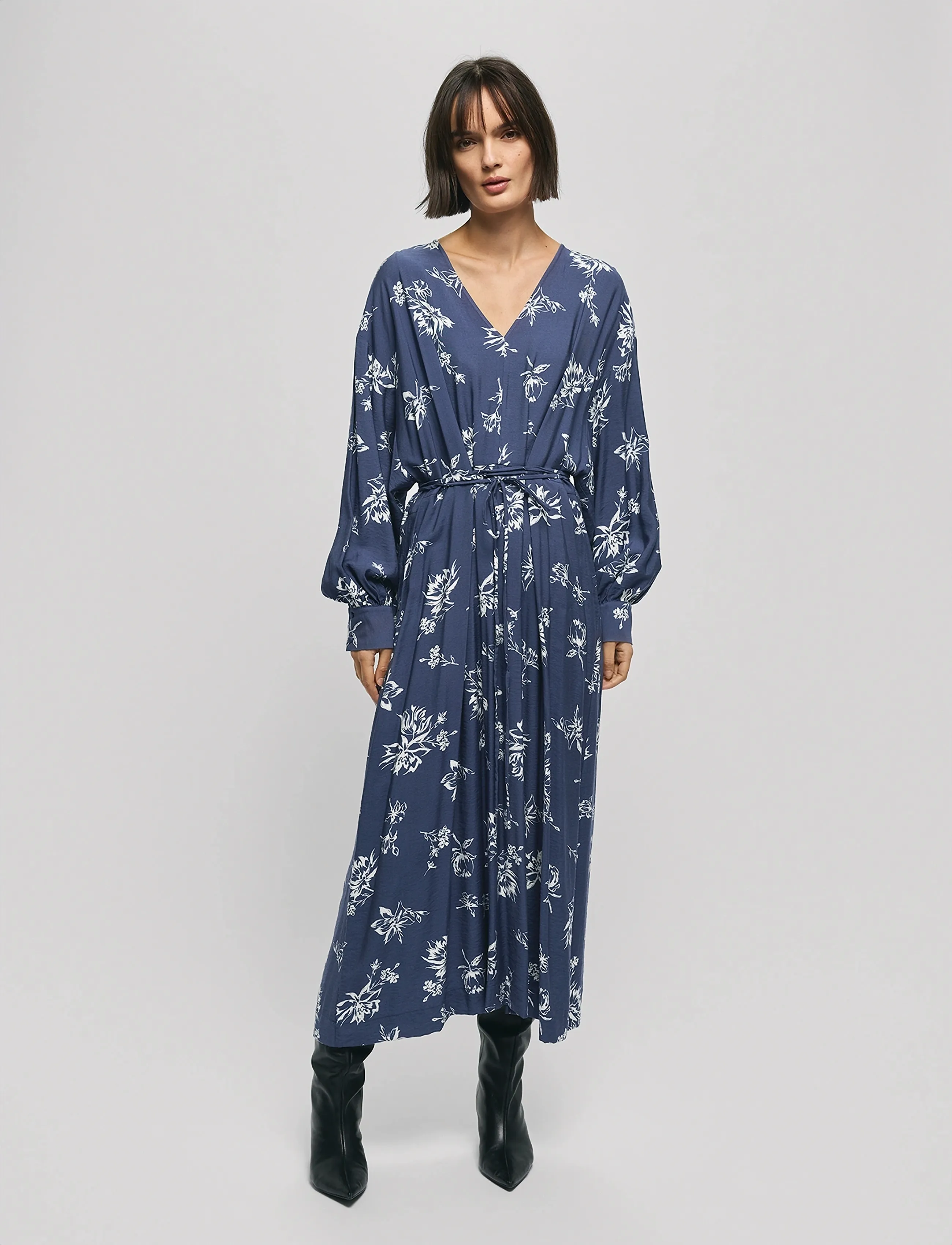 MSCH Copenhagen MSCHAndena Amabella Dress AOP - Kleider - V INDIGO FLOWER / blue