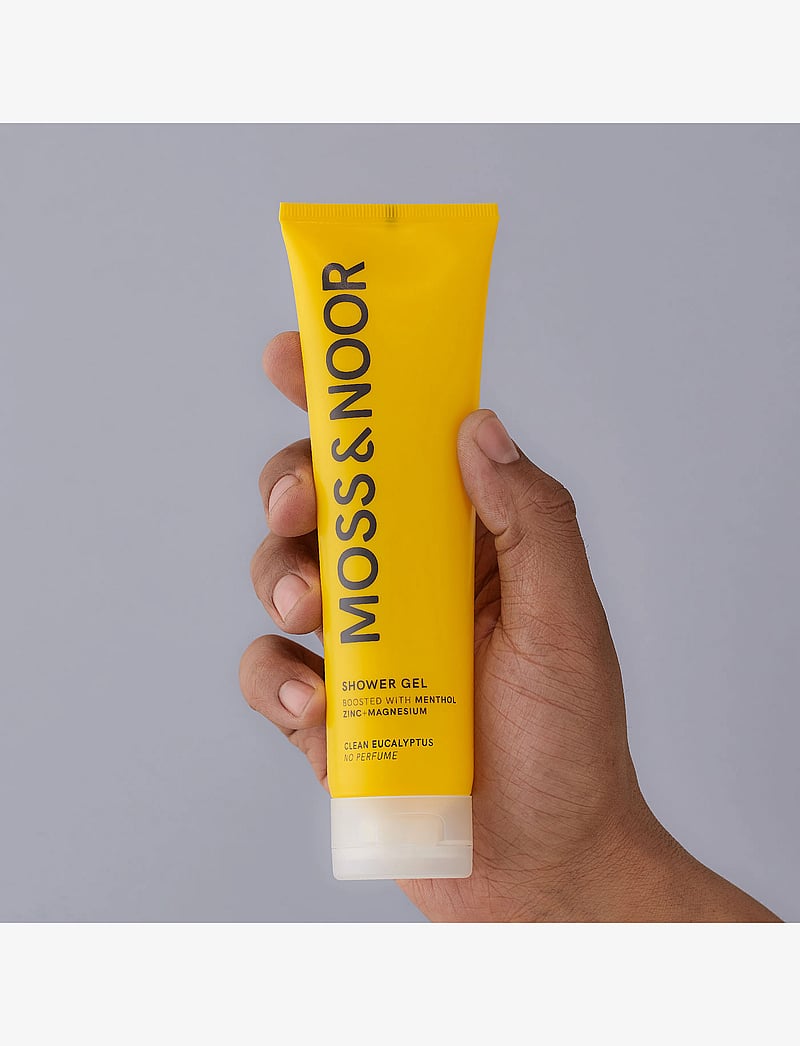 MOSS & NOOR - After Workout Shower Gel Clean Eucalyptus - sturtugel og olíur - clear - 2
