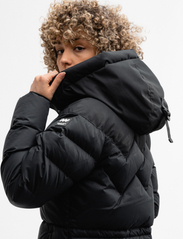 Mountain Works - WS COCOON DOWN COAT - kurtki zimowe - black - 4