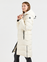Mountain Works - WS COCOON DOWN COAT - talvemantlid - ivory - 4