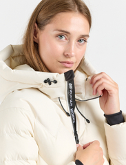 Mountain Works - WS COCOON DOWN COAT - talvemantlid - ivory - 7