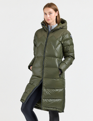 Mountain Works - WS COCOON DOWN COAT - winter coats - shiny military - 4