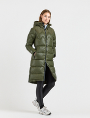 Mountain Works - WS COCOON DOWN COAT - winter coats - shiny military - 5