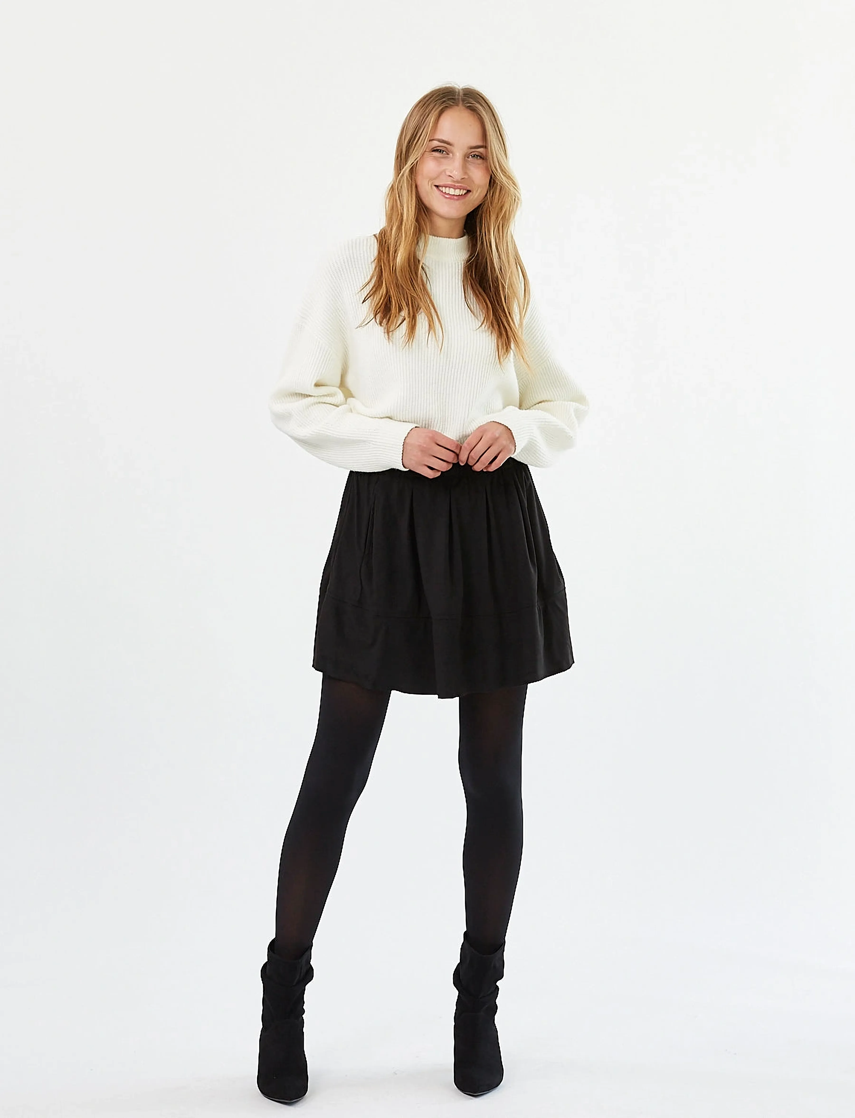 Moves - Kia 0032 Skirt - short skirts - black - 3