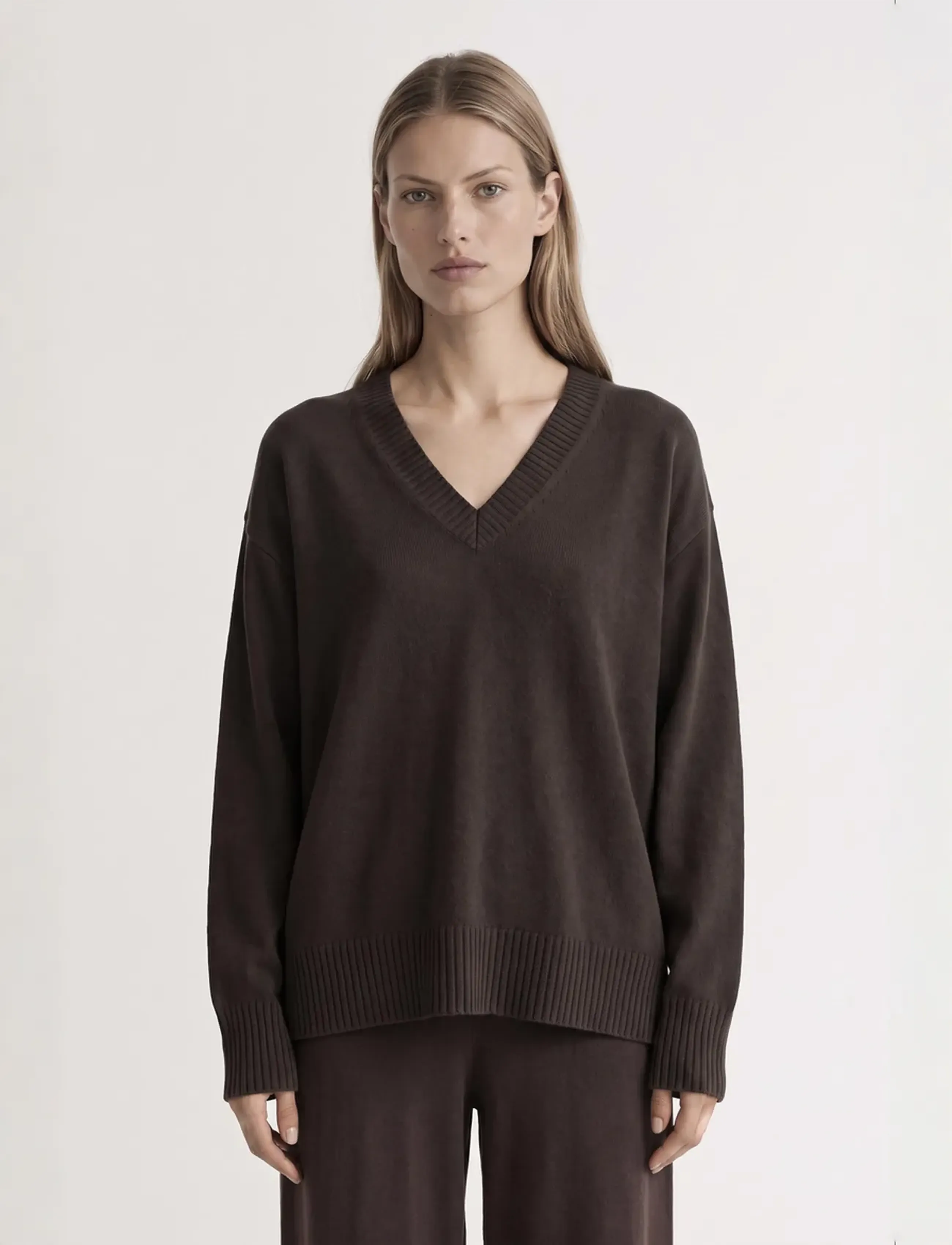 Movesgood - Venny V-neck Dark Brown L/XL - dark brown - 0