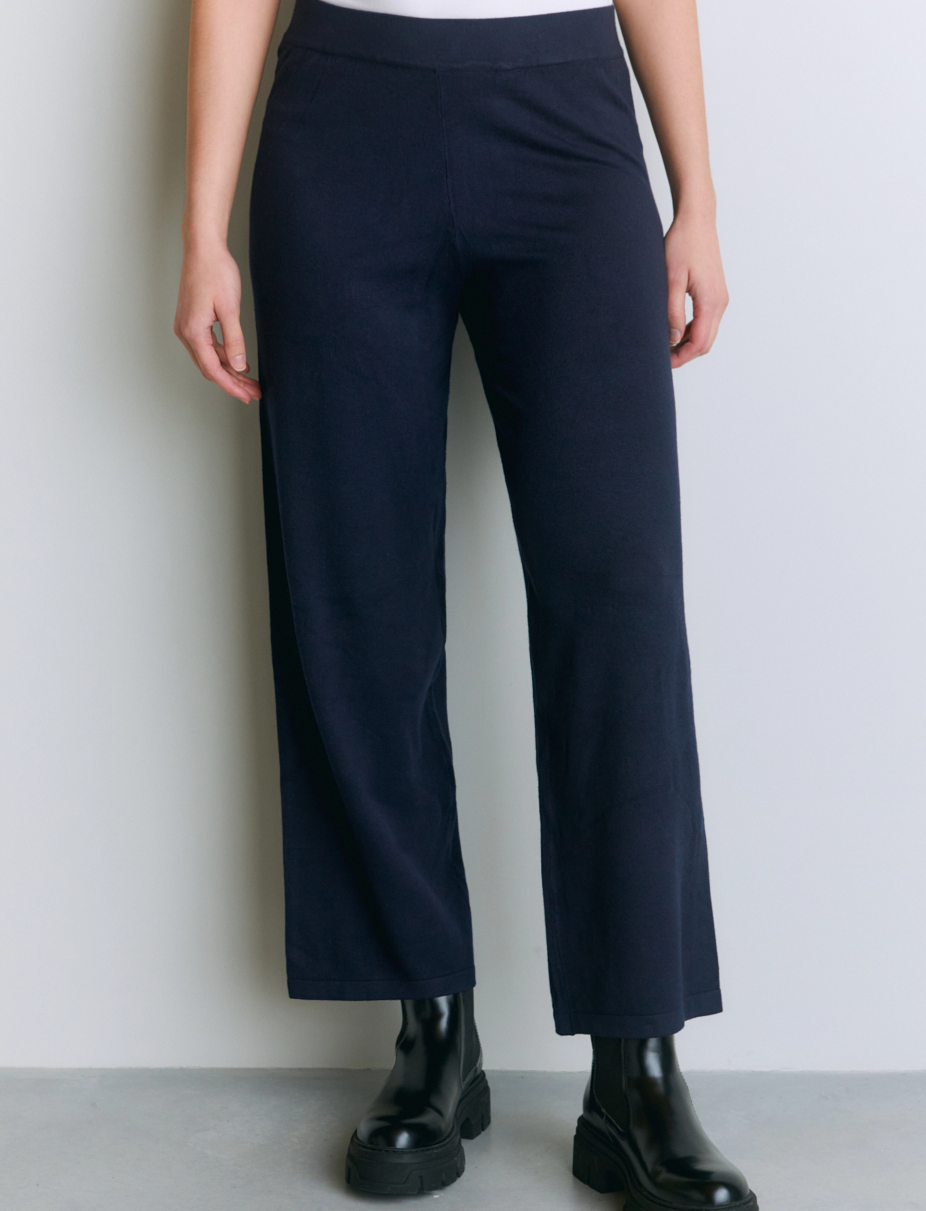 Movesgood Kim Wide Dark Brown M, XS, Trousers, Marineblau - Leg, Frauen
