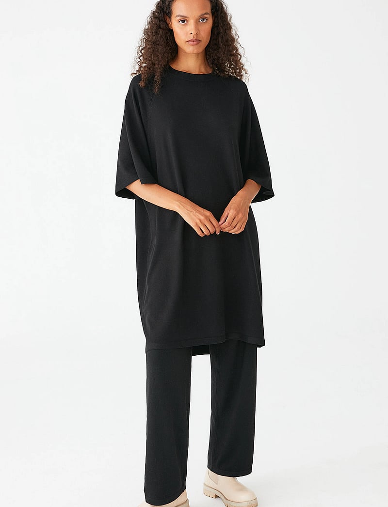 Movesgood - Core Dress - sommerkjoler - black - 0