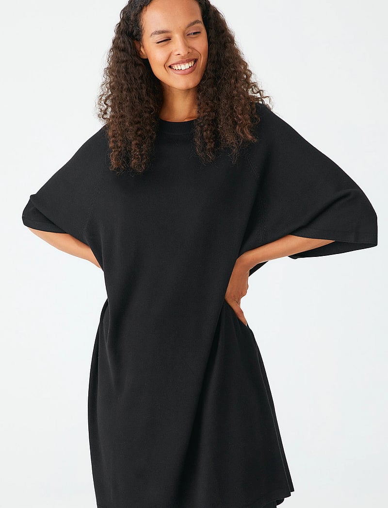 Movesgood - Core Dress - sommerkjoler - black - 5