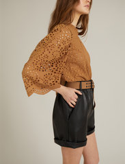 Munthe - COMO - blouses met lange mouwen - camel - 3