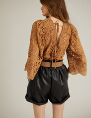 Munthe - COMO - long-sleeved blouses - camel - 4