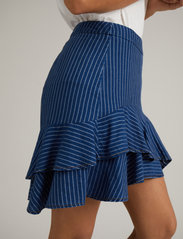 Munthe - CURVE - short skirts - indigo - 3