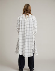 Munthe - CHEERFUL - shirt dresses - white - 6