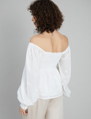 Munthe - VEG - long-sleeved blouses - ivory - 5