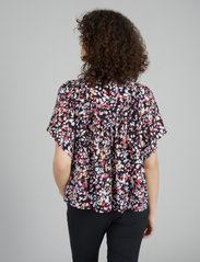 Munthe - VAIGE - short-sleeved blouses - black - 3