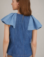Munthe - VACANT - short-sleeved blouses - blue - 5