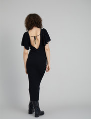 Munthe - VALLEN - tettsittende kjoler - black - 3