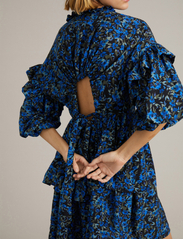 Munthe - ANAGE - korte jurken - blue - 4