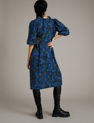 Munthe - ALARISA - midi dresses - blue - 3