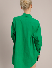 Munthe - HOLLIA - langærmede skjorter - green - 3