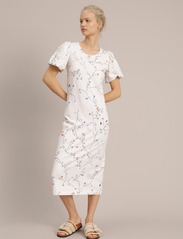 Munthe - JETTON - marškinėlių tipo suknelės - ivory - 4