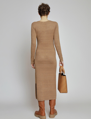 Munthe - EALLEN - knitted dresses - camel - 3