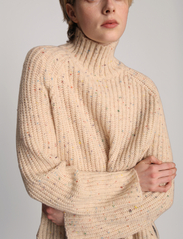 Munthe - ARISSA - megztiniai su aukšta apykakle - sand - 4