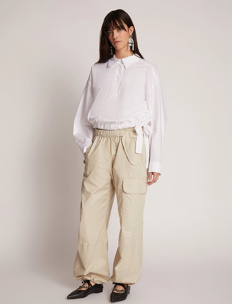 Munthe - TASHUMI - langærmede skjorter - white - 0