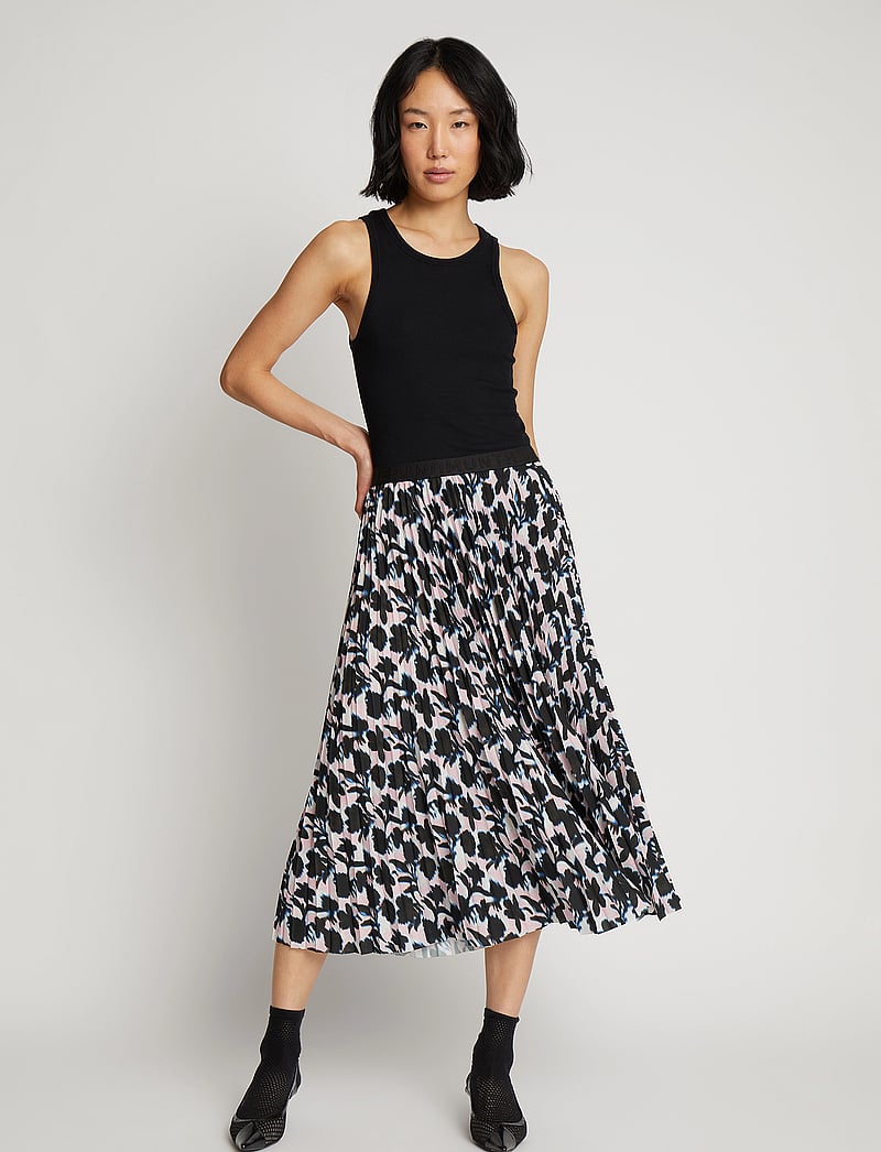 Munthe - CHARMING - pleated skirts - rose - 0