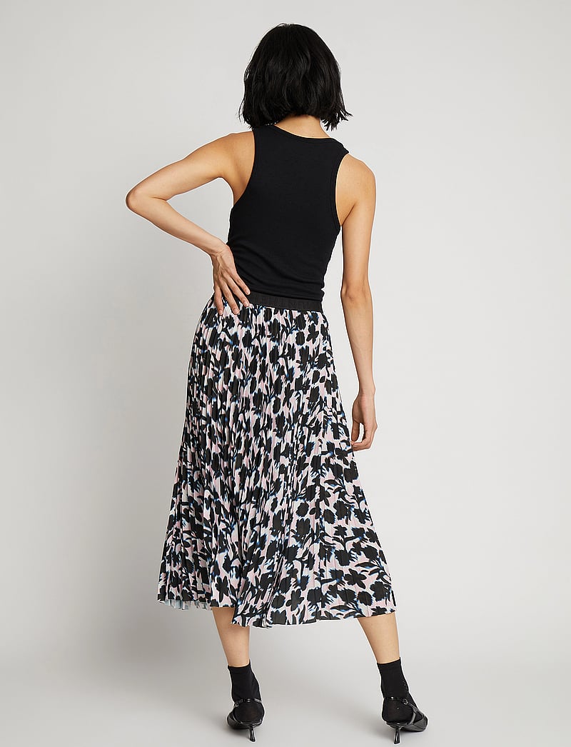 Munthe - CHARMING - pleated skirts - rose - 3