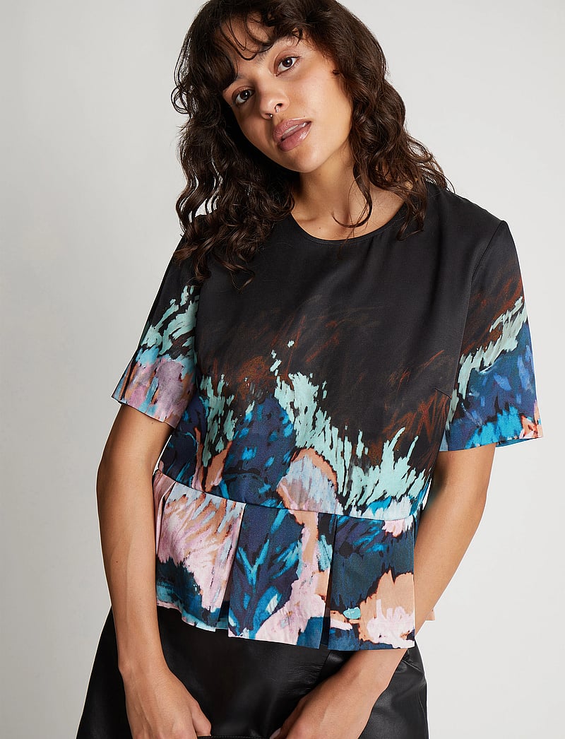 Munthe - SOLUS - short-sleeved blouses - black - 4