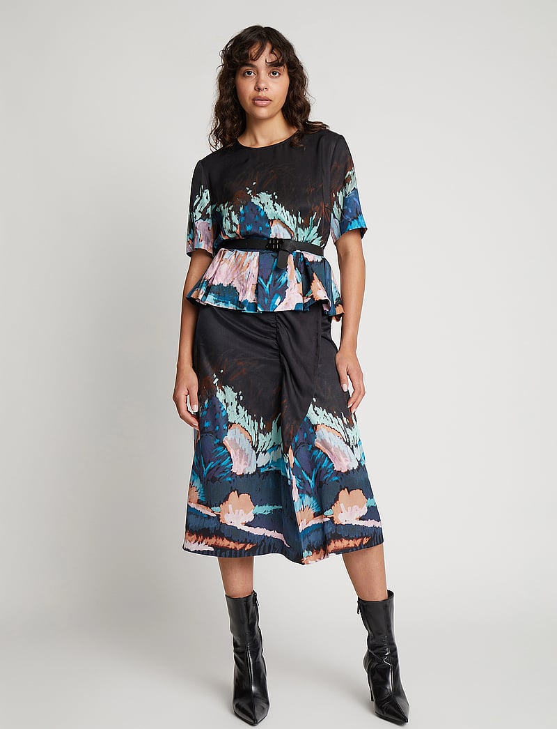 Munthe - SIGNA - spódnice do kolan i midi - black - 5