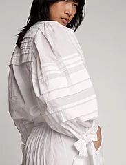 Munthe - KAGGA - long sleeved blouses - white - 4