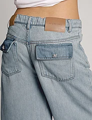 Munthe - KEBOSU - short en jeans - light blue - 5