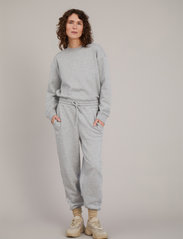 Munthe - Dream - sweatpants - grey - 2