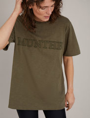Munthe - Pumpkin - t-shirts & tops - army - 3