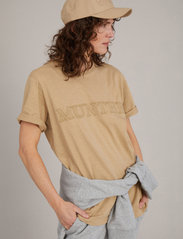Munthe - Pumpkin - marškinėliai - khaki - 4