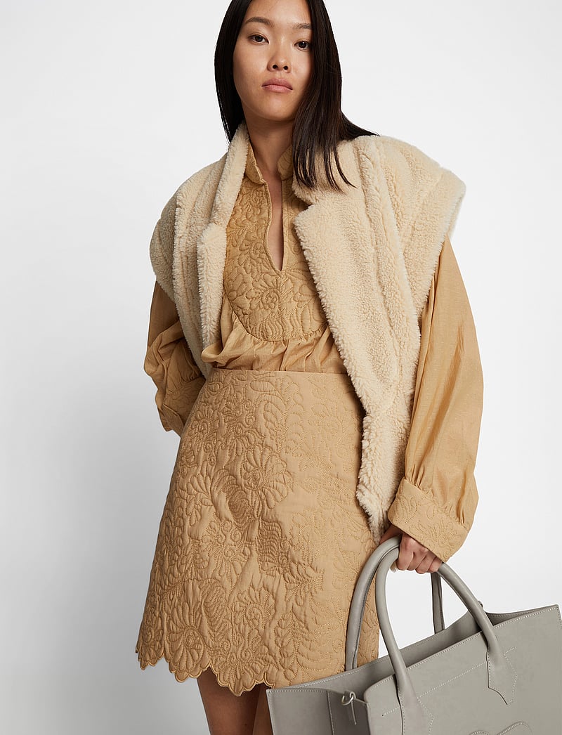Munthe - FRIGGIE - kurze röcke - camel - 5